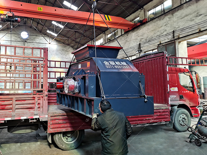 2PG1208型半自動液壓對輥制砂機(jī)發(fā)貨 發(fā)往烏魯木齊