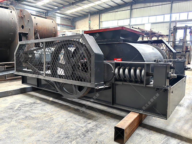 2PGC小型雙齒輥破碎機發貨圖片_發往湖南婁底_破碎冰塊